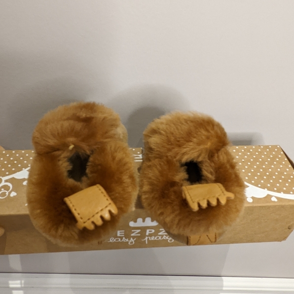 Easy Peasy Baby Moccasins 6-12 Months - Picture 3 of 8